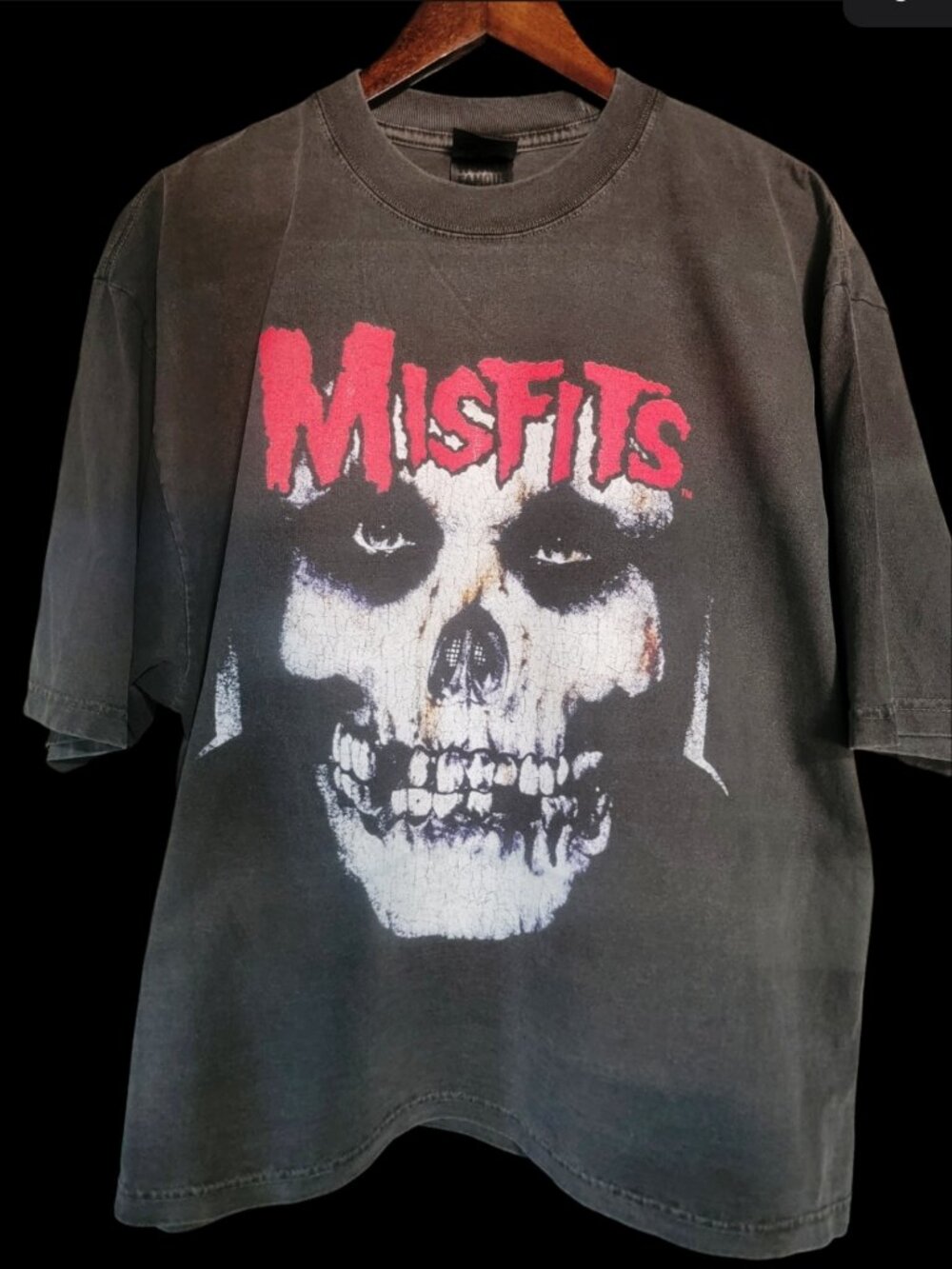 MISFITS SKULL FACE ON SHAKA HEAVY GARMET DYED T MODERN